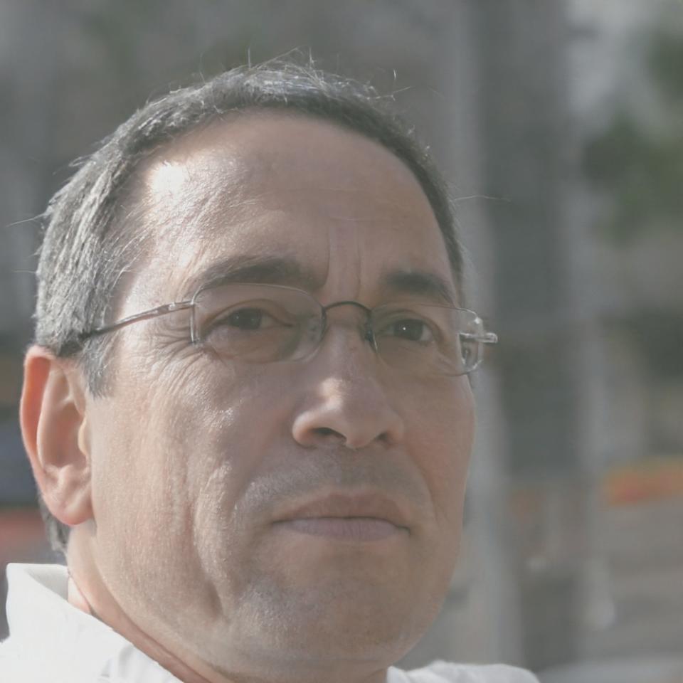 Retrato profesional de Macedonio Barrios